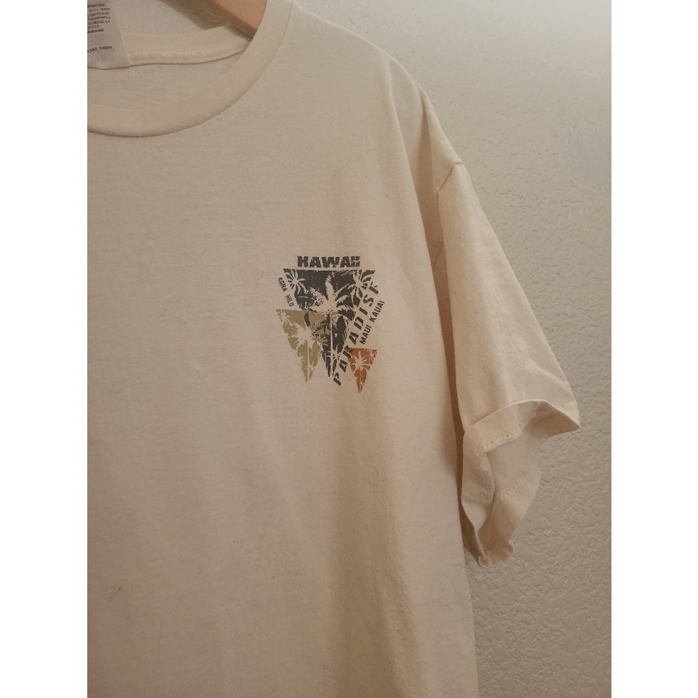 VNT Men's Hawaii Maui cream oatmeal colored graphic tee Size large